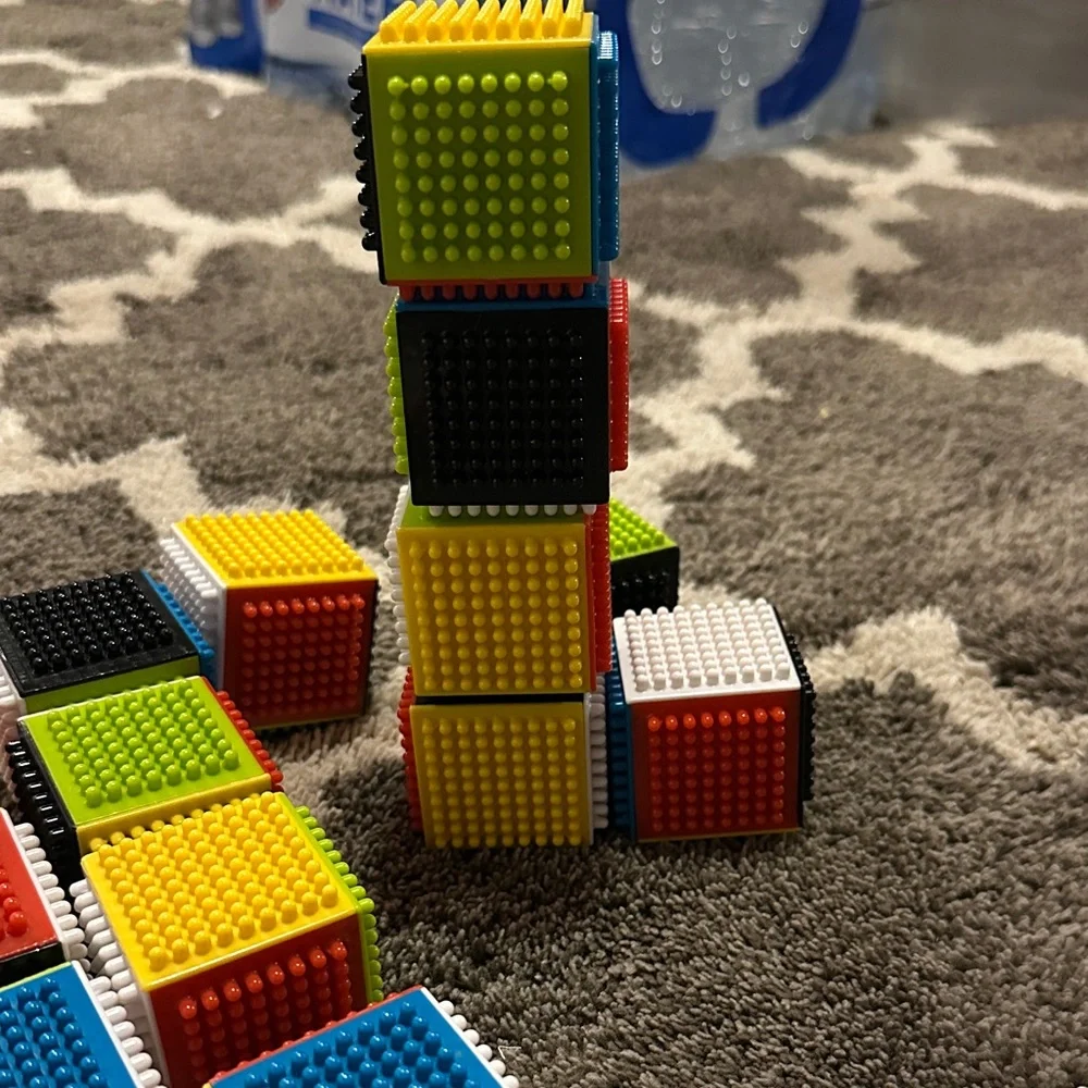 Colorful Interlocking Blocks Set - Picture 3 of 5